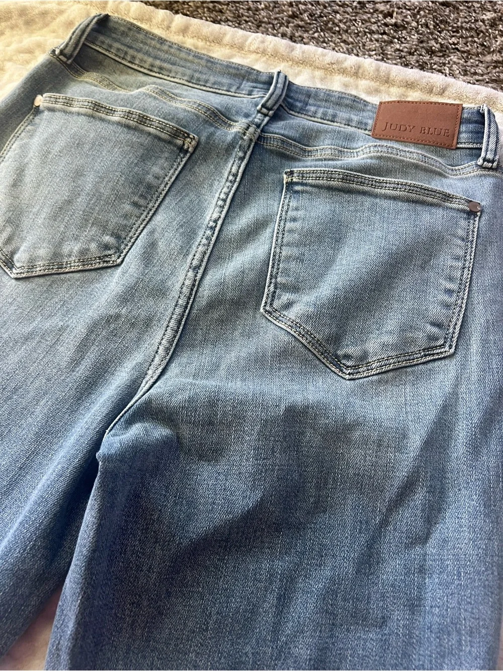 Judy Blue Flare Jeans Women’s Size 9/29 Medium Wash High Rise Raw Hem Denim